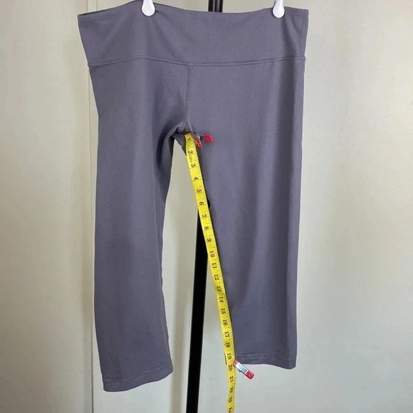 Lululemon grey Wunder  under cropped soot tights activewear capris pants 12 - Picture 9 of 11